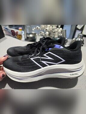 Women's Size 8.5 New Balance Shoes